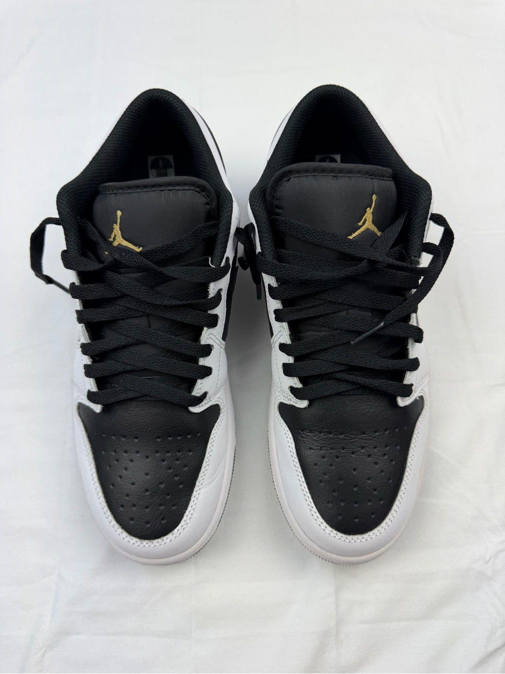 Men's Nike Black White Gold sneakers - Picture 3 of 7